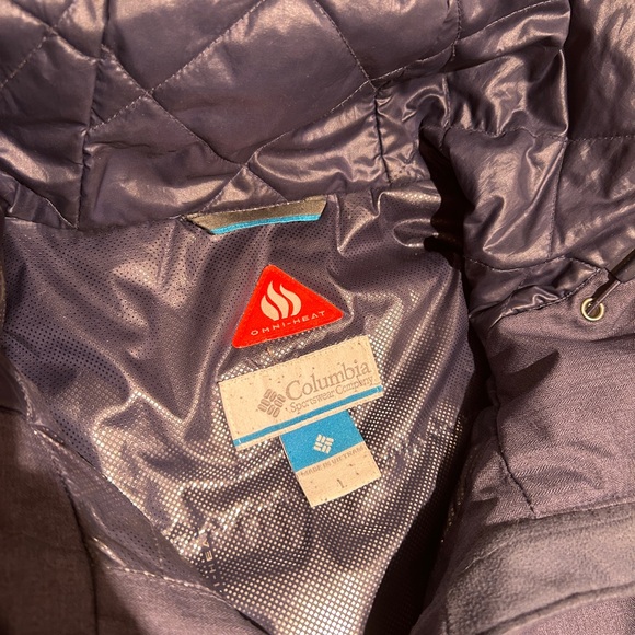 Columbia Women’s Navy Hooded Winter Jacket - Picture 3 of 5